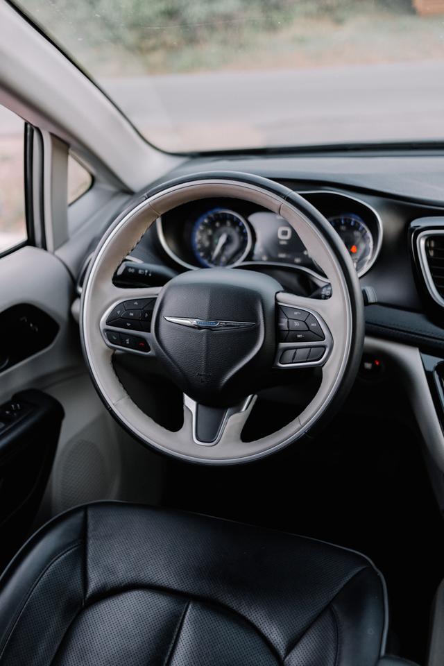 Chrysler Pacifica Hybrid Tax Credit Eligibility GetJerry review-2022-chrysler-pacifica-is-still-the-minivan-benchmark